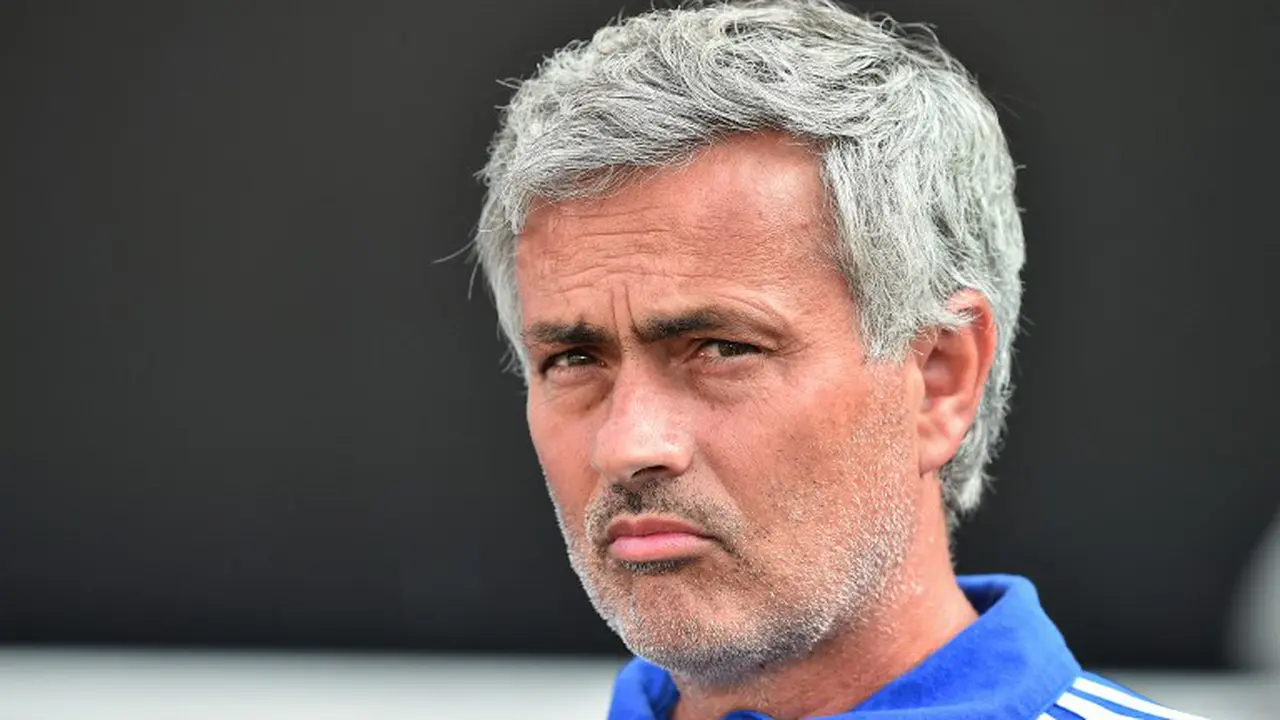 Jose Mourinho (AFP PHOTO/NICHOLAS KAMM)