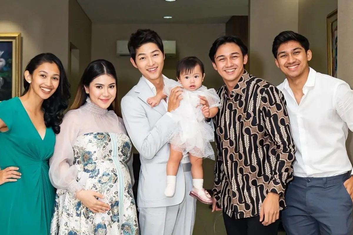 Berawal dari Video Call Kini Bisa Bertemu, Ini Kebersamaan Felicya Angelista dan Song Joong Ki