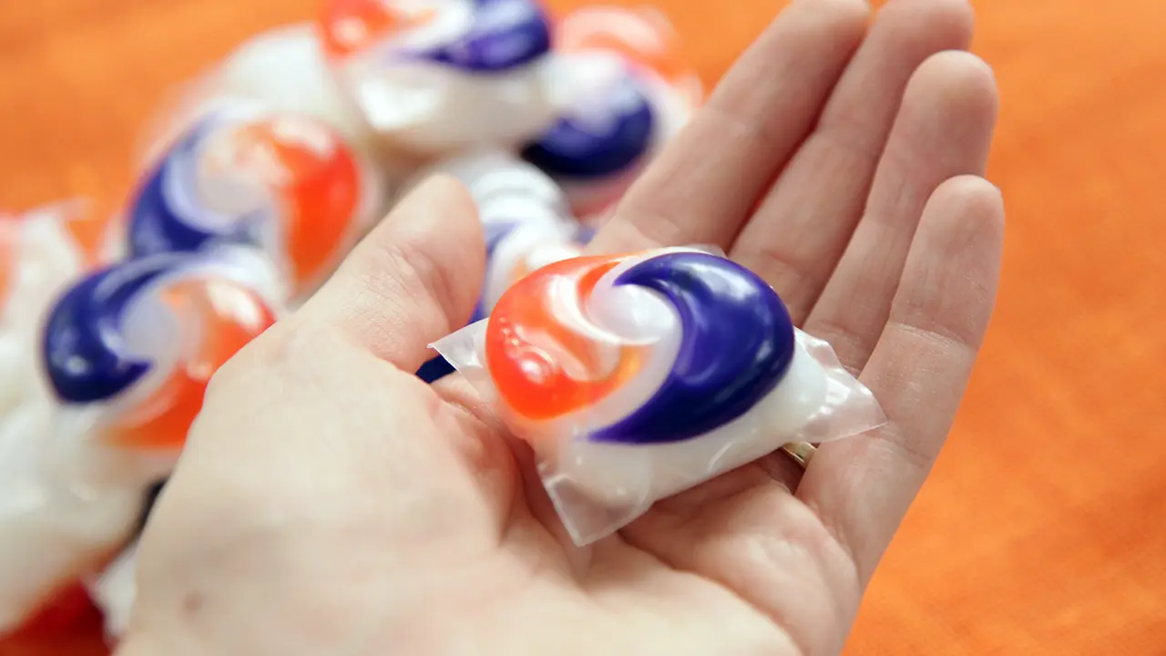 Aksi konyol pelaku tantangan Tide Pod Challenge - AP