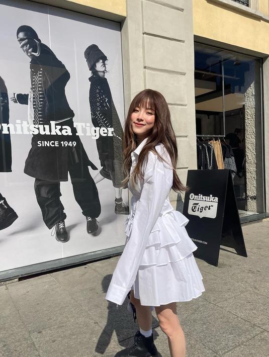 Baifern Pimchanok sudah menginjak usia 30 tahun. Tapi kecantikannya tak pernah luntur. (FOTO: instagram.com/baifernbah/)