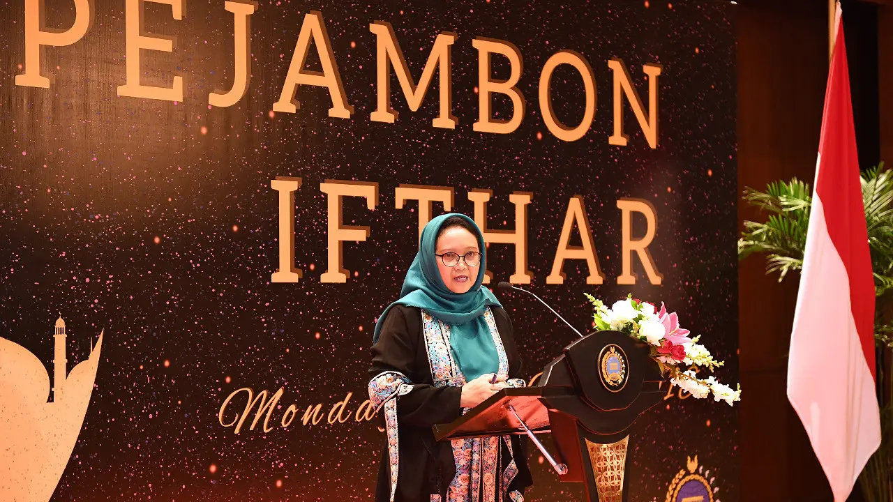 Menteri Luar Negeri  Republik Indonesia, Retno Marsudi selenggarakan acara buka puasa bersama (Pejambon Ifthar)  di Ruang Nusantara, Kementerian Luar Negeri (Kemlu.go.id)