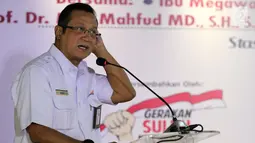 Dirut KAI Edi Sukmoro memberi sambutan saat menghadiri Dialog Kebangsaan Seri II di Stasiun Gambir, Jakarta, Senin (18/2). Dialog tersebut mengambil tema "Mengokohkan kebangsaan menyongsong Indosia Emas 2045". (Liputan6.com/Johan Tallo)