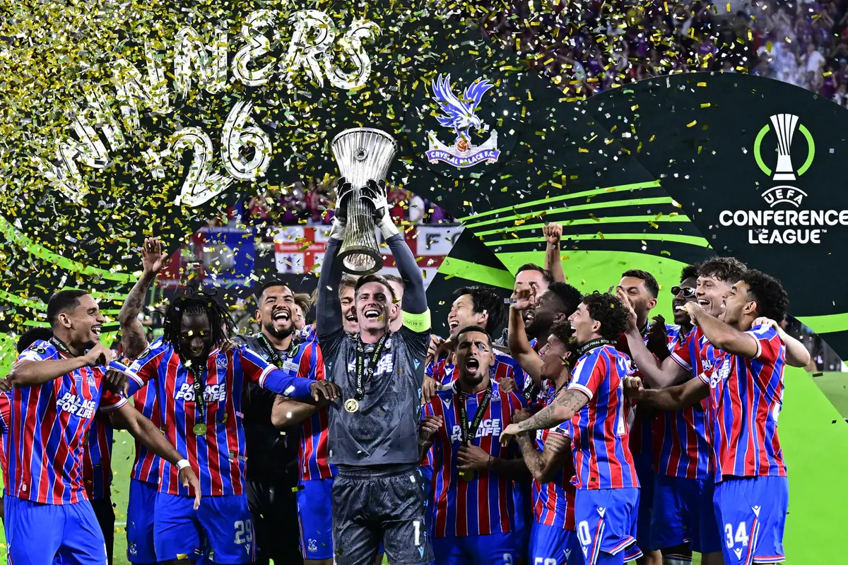 Crystal Palace Juara Conference League