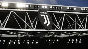 Logo dan ilustrasi Juventus. (AFP/Marco Bertorello)