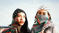 Potret Azizah Salsha Kenakan Scarf Bendera Palestina, Warganet Salah Fokus Tanya Kehamilan (Tangkapan Layar Instagram/azizahsalsha_)