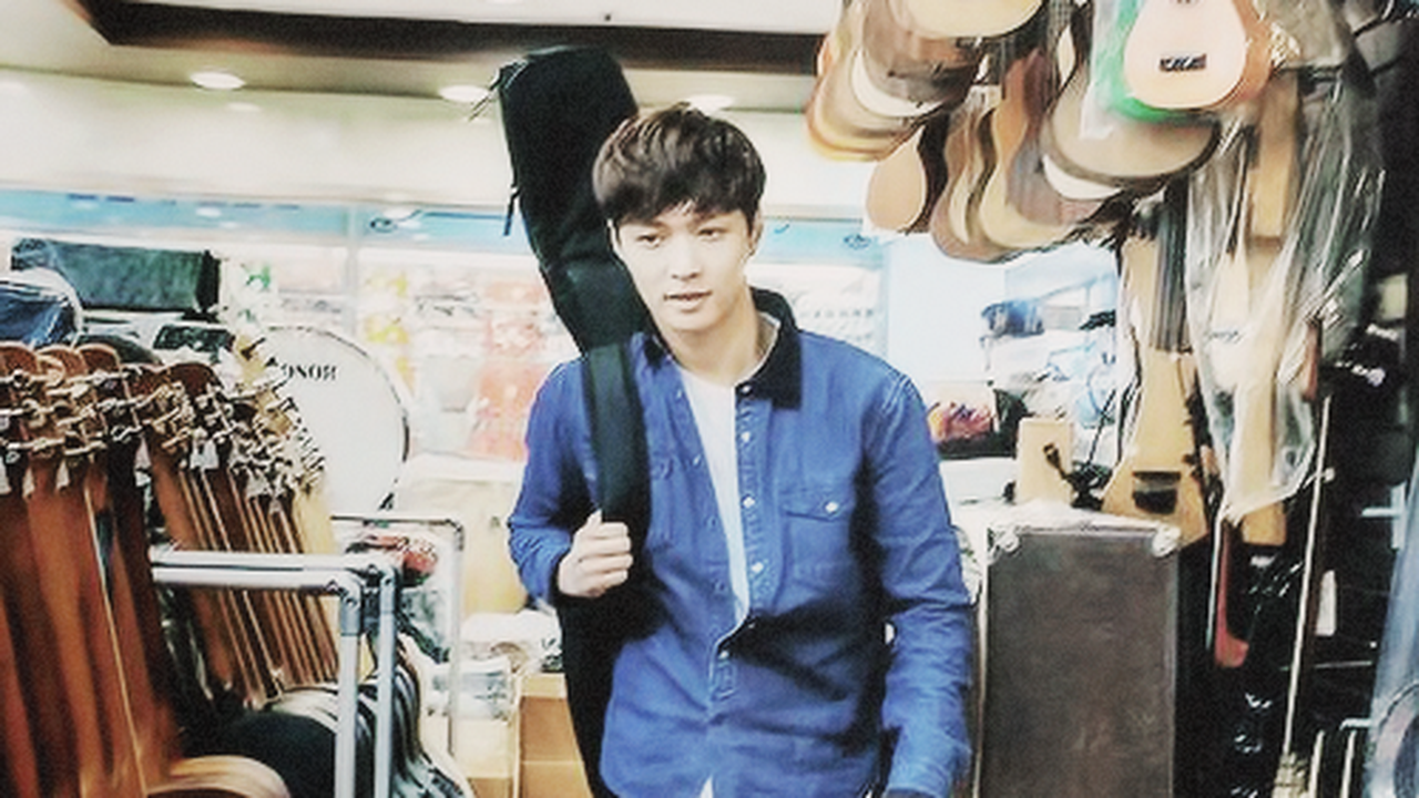 Lay EXO 