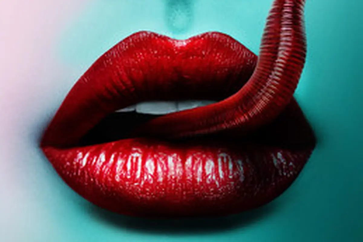 Viral (2016)