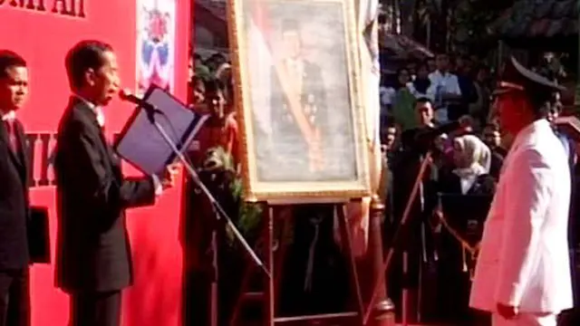 Di Bawah Terik Matahari, Jokowi Lantik Walikota Jakarta Barat