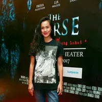 Tak berhenti di situ saja, sebagai seorang aktris Lia tentunya bersikap professional dan berusaha maksimal dalam perannya. Menurutnya, ia harus bisa melakukan apapun, meskipun terkadang menyelipkan unsur komedi. (Galih W.Satria/Bintang.com)