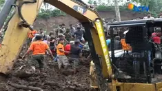 Dari upaya pencarian, ditemukan 3 orang tewas yang masih satu keluarga.