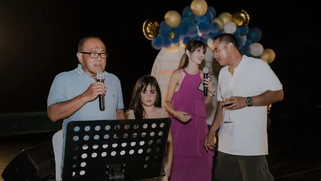 Nia Ramadhani rayakan ultah mertuanya, Aburizal Bakrie