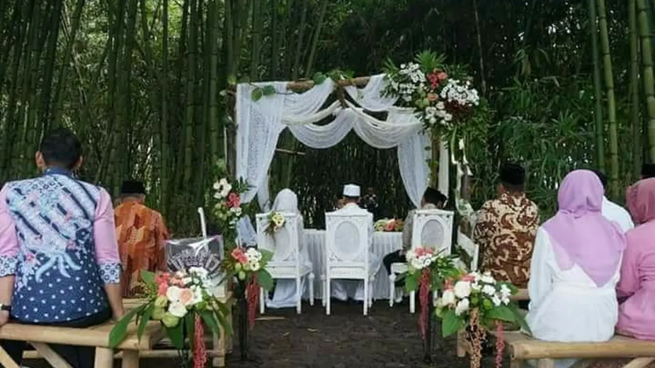 Pesta Pernikahan Bertemakan Zaman Old yang Menarik Warganet