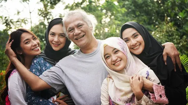 Maudy Koesnaedy Berhijab di Para Pencari Tuhan Jilid 15 (Foto: Instagram/@indahsabrina29)
