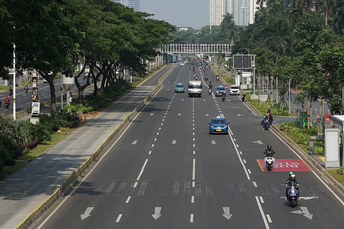 Arus Lalin di Jalan Jenderal Sudirman
