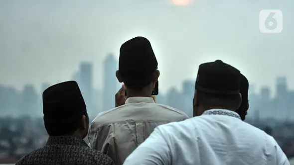 "Hari ini apakah 29 hari atau 30 hari, kalau kita lihat periode lunasinya ada di 29,55," kata Khofif sebelum sidang isbat di Auditorium HM Rasjidi Kemenag, Jakarta Pusat. (merdeka.com/Iqbal S. Nugroho)