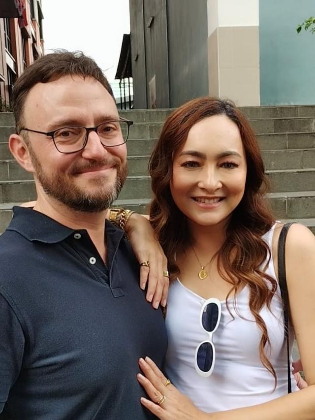 Dewi Rezer dan Ethan. (Liputan6.com/ M Altaf Jauhar)