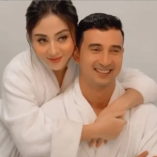 7 Momen Kebersamaan Ali Syakieb dan Margin Winaya, Aksi Pemotretannya Viral