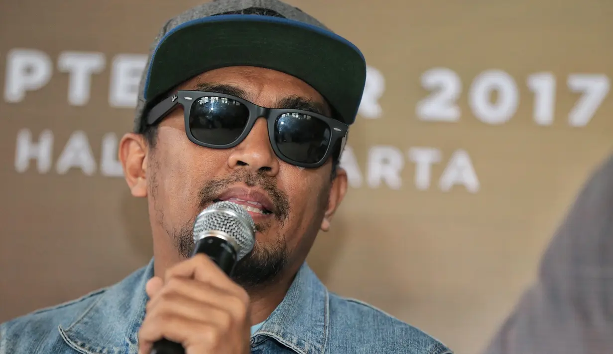 Namun belakangan, seorang wanita yang bernama Vanessa Surya disebut sebagai kekasih hati Glenn yang baru. Uniknya, Glenn tidak menceritakan secara rinci mengenai hubungannya dengan Vanessa. (Adrian Putra/Bintang.com)