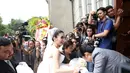 Pemeran Sandra Dewi resmi melepas masa lajangnya hari ini, Selasa (8/11) dengan Harvey Moeis. Acara pemberkatan nikah berlangsung kidmat mulai pukul 13.00 WIB. (Nurwahyunan/Bintang.com)