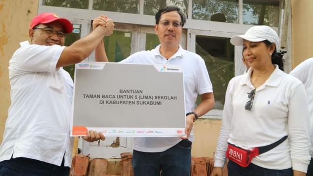 Menteri Badan Usaha Milik Negara (BUMN) Rini Soemarno melakukan kunjungan kerja ke Sukabumi bagian Selatan. (Dok Kementerian BUMN)