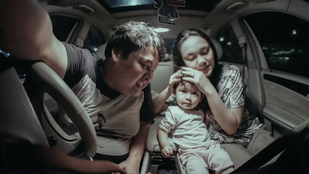 7 Momen Kebersamaa Cecep Reza 'Bombom' Bersama Istri dan Anak