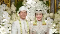 Pernikahan Pembalap Rio Haryanto dan Athina Usung Adat Betawi. [@soeandsu @daninlingga]