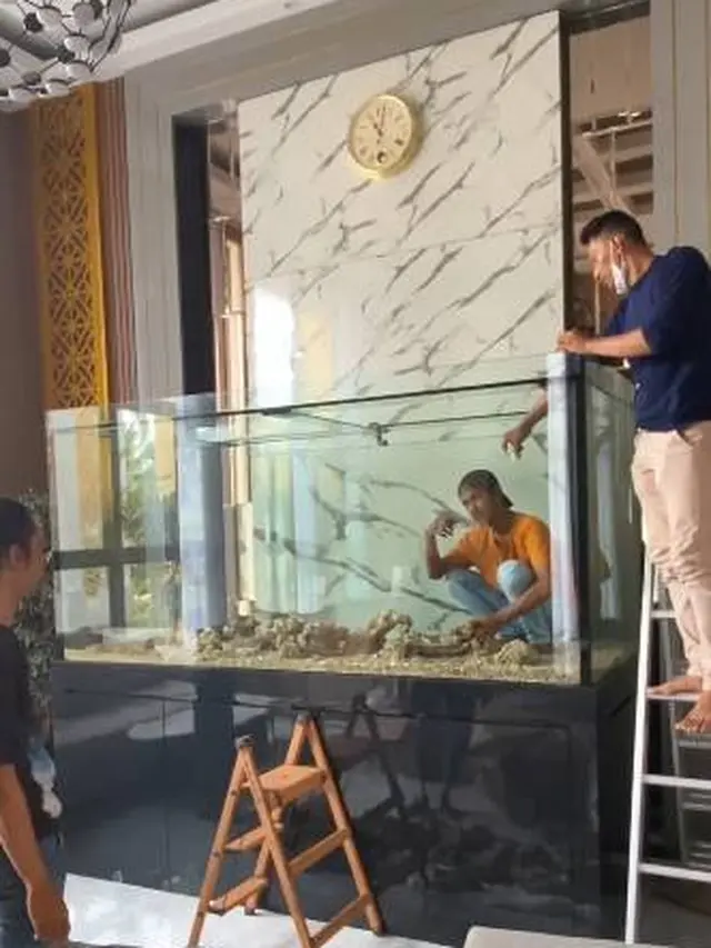 Dikecam Netizen, Ini 6 Potret dr. Richard Lee yang Pelihara Hiu