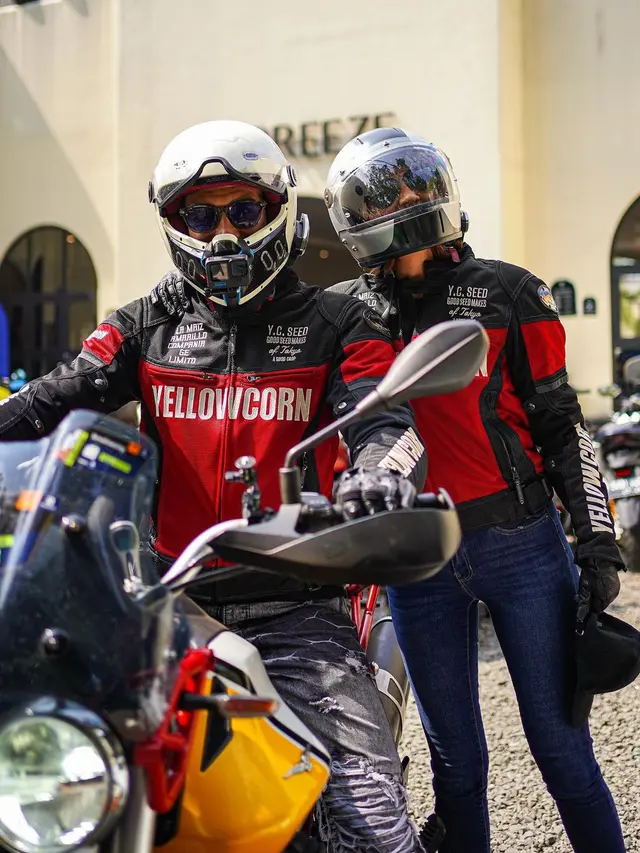 Momen touring Darius Sinathrya dan Donna Agnesia (Sumber: Instagram/darius_sinathrya)