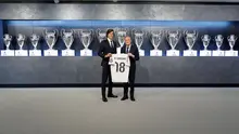 Alvaro Carreras akhirnya resmi diperkenalkan sebagai pemain anyar Real Madrid, Selasa (15/7/2025) malam WIB. (dok. Real Madrid)