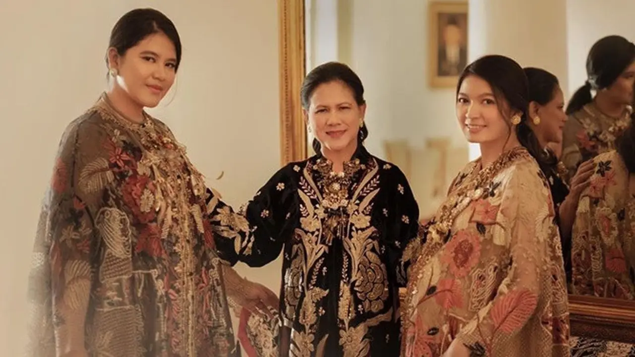 6 Gaya Pemotretan Iriana Jokowi, Kahiyang dan Selvi Ananda, Anggun dan Memesona