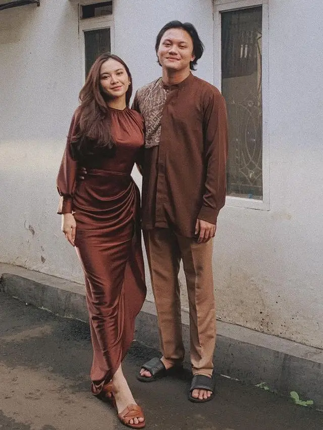 Gaya Mahalini Rayakan Lebaran Dua Tahun Berturut. [@rizkyfbian]