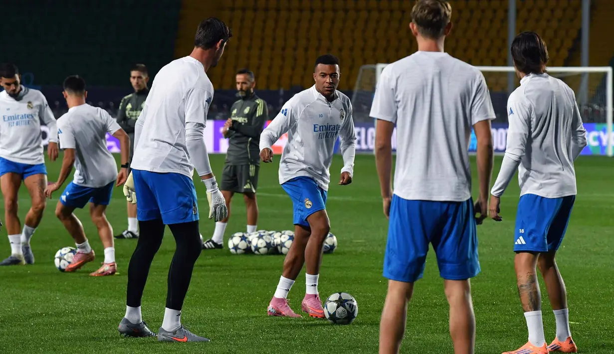 Sementara, di Liga Champions musim ini, Real Madrid memulai perjalanan dengan kemenangan 2-1 atas Olympique Marseille, dua pekan lalu. (VYACHESLAV OSELEDKO/AFP)