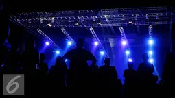 Para penikmmat musik Jazz menikamti Java Jazz Festival 2016 di Jakarta, Jumat (4/3). Acara Java Jazz Festival ini akan berlangsung dari tanggal 4 sampai 6 Maret 2016. (Liputan6.com/Angga Yuniar)