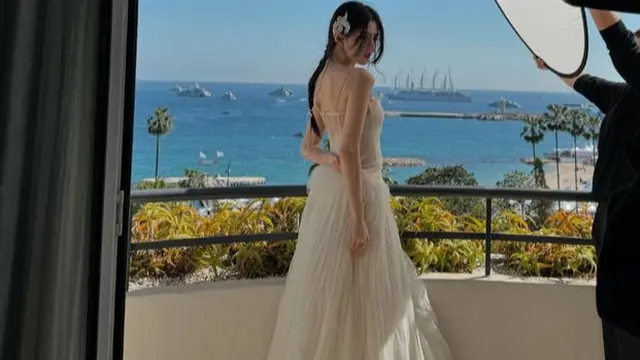 Han So Hee saat Hadir di Festival Film Cannes 2024