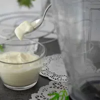 Mayonnaise untuk masker rambut. (Photo by Sara Cervera on Unsplash)