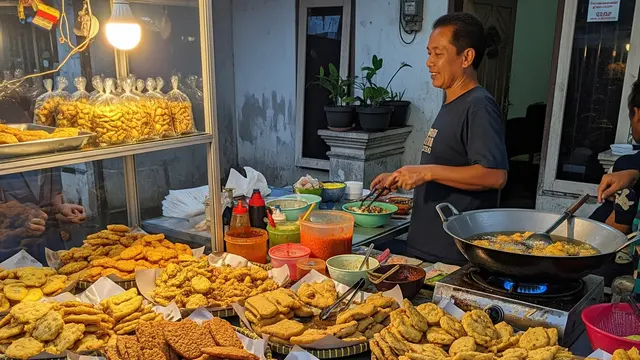 Ilustrasi Jualan Gorengan.