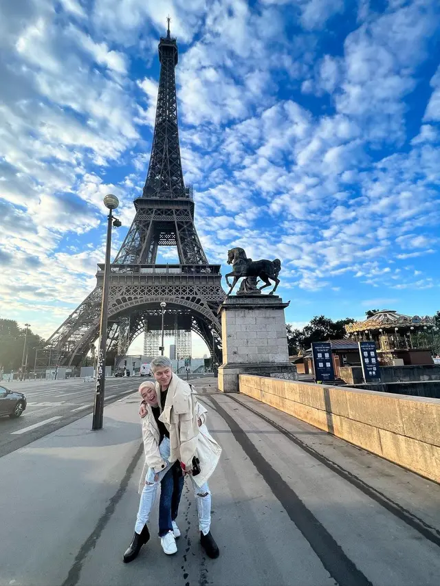 7 Potret Lesty Kejora dan Rizky Billar Liburan di Paris, Pamer Kemesraan