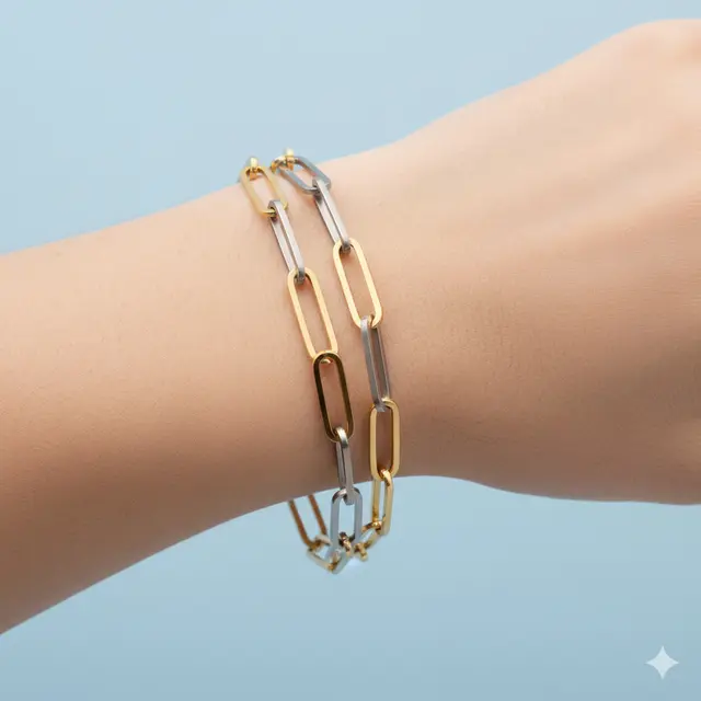 Model Gelang Rantai Emas Kombinasi Titanium untuk Gaya Modern. Gemini