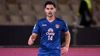Bek Timnas Indonesia Berpeluang Besar Meraih 2 Trofi Bersama Buriram United