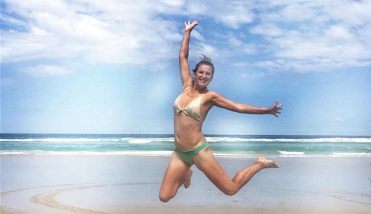 Pada usia 15 tahun Victória Azárenka berpindah dari Belarusia ke Scottsdale, Arizona, kemudia 2012 ia tinggal di Monaco dan pada bulan agustus 2013 Vitoria membeli rumah di Los Angeles, California. (Bola.com/Instagram Victoria)