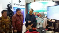 Menteri PPN/ Kepala Bappenas Bambang Brodjonegoro mengomentari sistem transportasi massal di Bandung. (Liputan6.com/ Huyogo Simbolon)