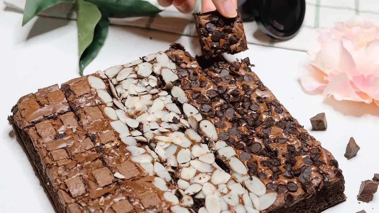 Diary Fimela: Orlenalycious, Ubah Jajanan Pasar Jadi Brownies Premium