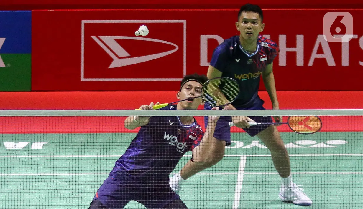 Sempat ketinggalan satu set, Fajar Alfian/Muhammad Rian bangkit di set kedua dan memaksa pertandingan berlangsung rubber game. (Liputan6.com/Herman Zakharia)