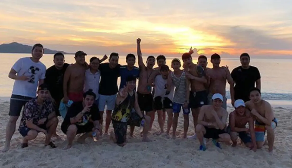 Sebelumnya, Seungri sendiri menggelar pesta bersama teman-temannya di Filipina. (instagram.com/seungriseyo)