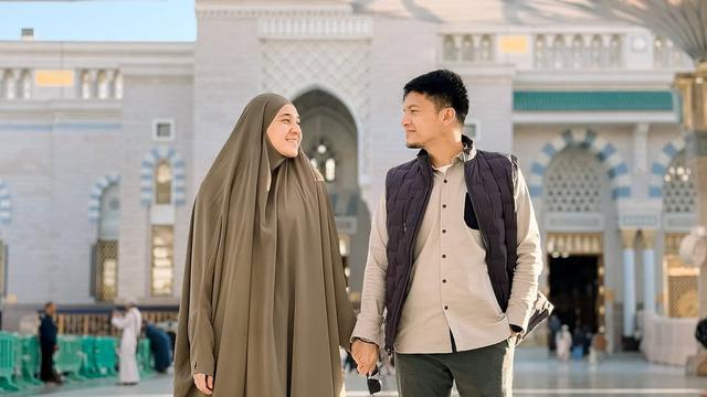 Potret Dhini Aminarti dan Dimas Seto. (instagram/dhiniaminarti)