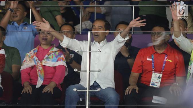 keseruan Presiden Jokowi nonton AG (Foto: liputan6.com)
