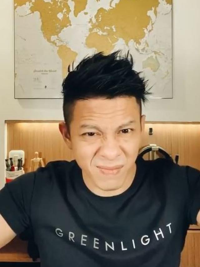 Ariel NOAH potong rambut sendiri (Instagram/ arielnoah)