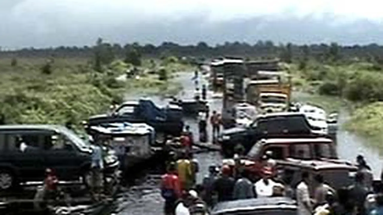 090504aTrasKalimantan.jpg