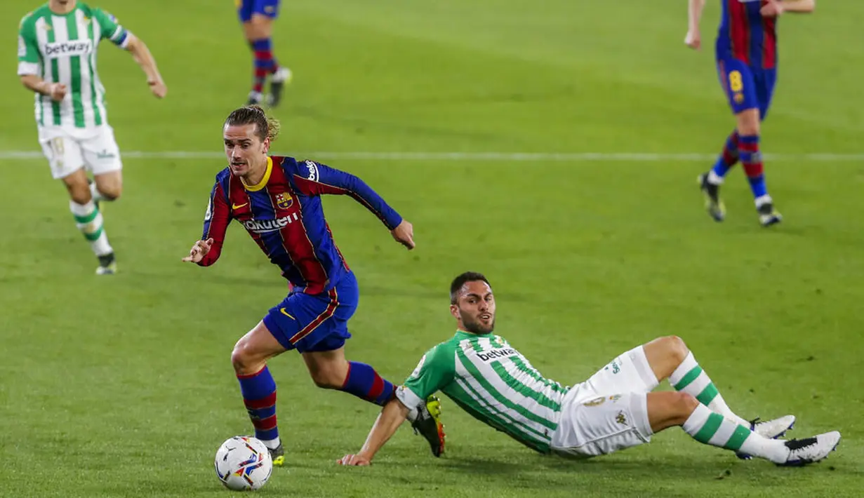 Kemenangan ini membawa Barcelona naik ke peringkat dua sekaligus menggusur Real Madrid pada klasemen sementara La Liga dengan 43 poin. (AP Photo/Miguel Morenatti)
