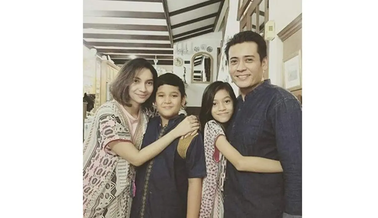 6 Potret Anak Sulung Teuku Ryan dan Vira Yuniar yang Mulai Beranjak Dewasa (sumber: Instagram.com/teuku.rian)